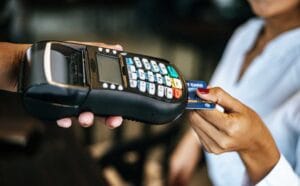 Aumento do IOF 2025: Governo Eleva Imposto e Impacta Brasileiros