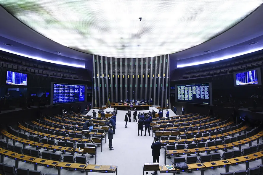 Reajuste Servidores Públicos 2025: Câmara Aprova Aumento Salarial do Executivo