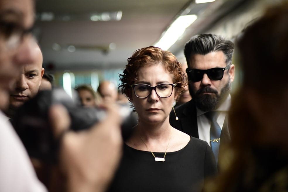 Carla Zambelli: Da Condenação no STF à Fuga para Europa