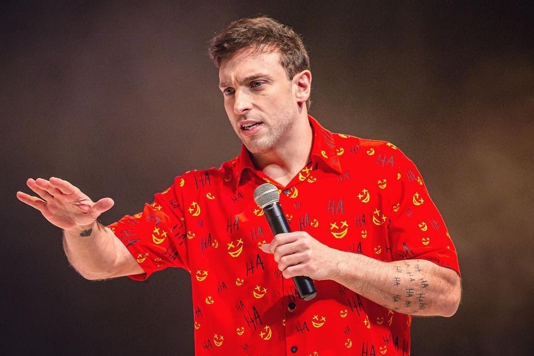 Condenação Judicial Léo Lins: Humor e os Limites da Liberdade de Expressão no Brasil Meta Descrição: Condenação judicial de humorista por discurso preconceituoso