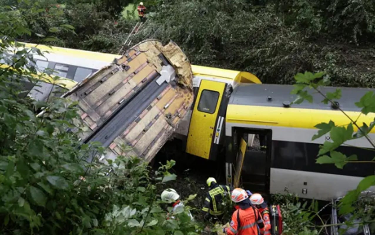 Acidente de Trem na Alemanha Deixa Três Mortos e Causa Alerta em Transporte Ferroviário