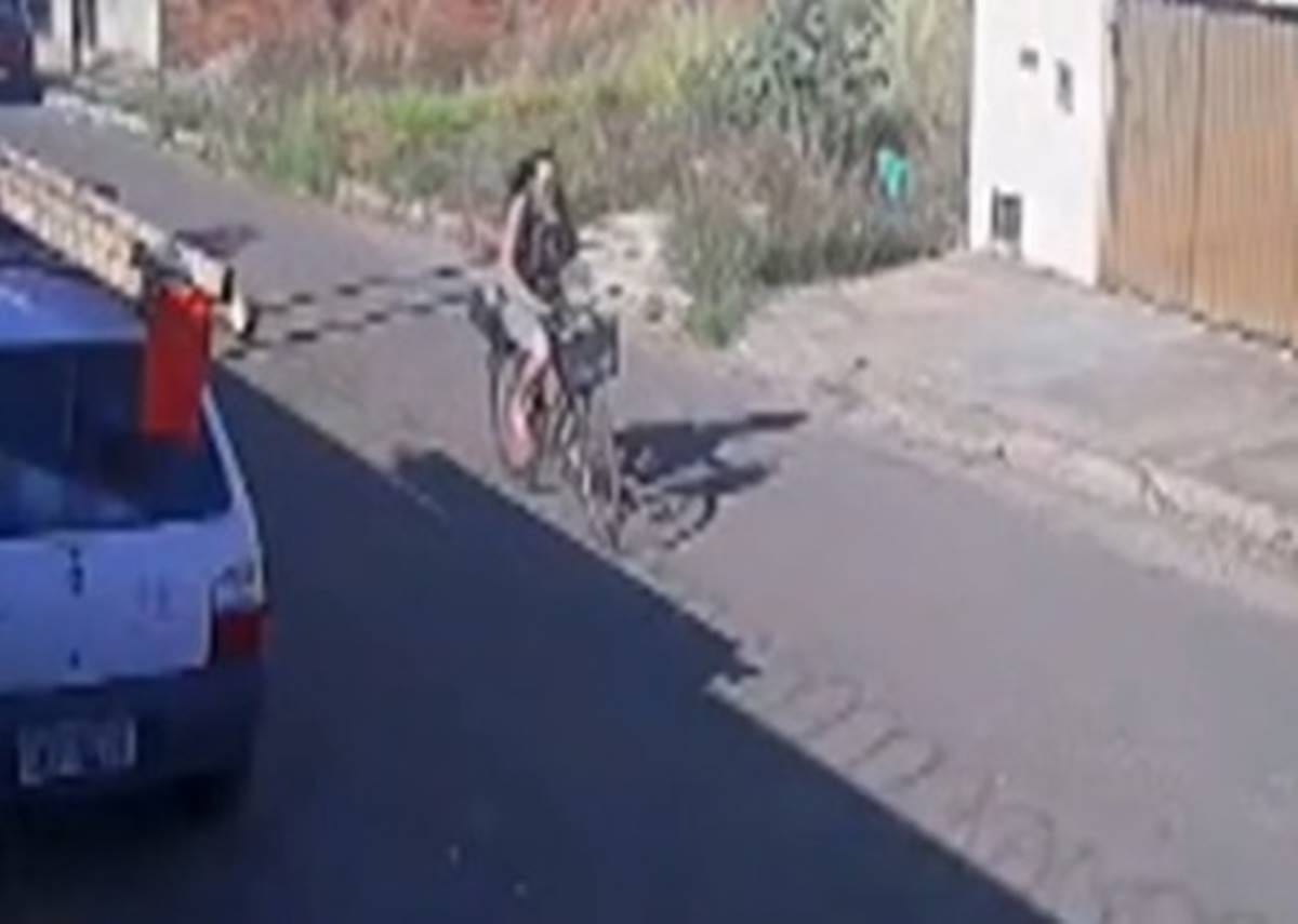 Acidente em Goiás: ciclista morre após ser atingida por carro na GO-070