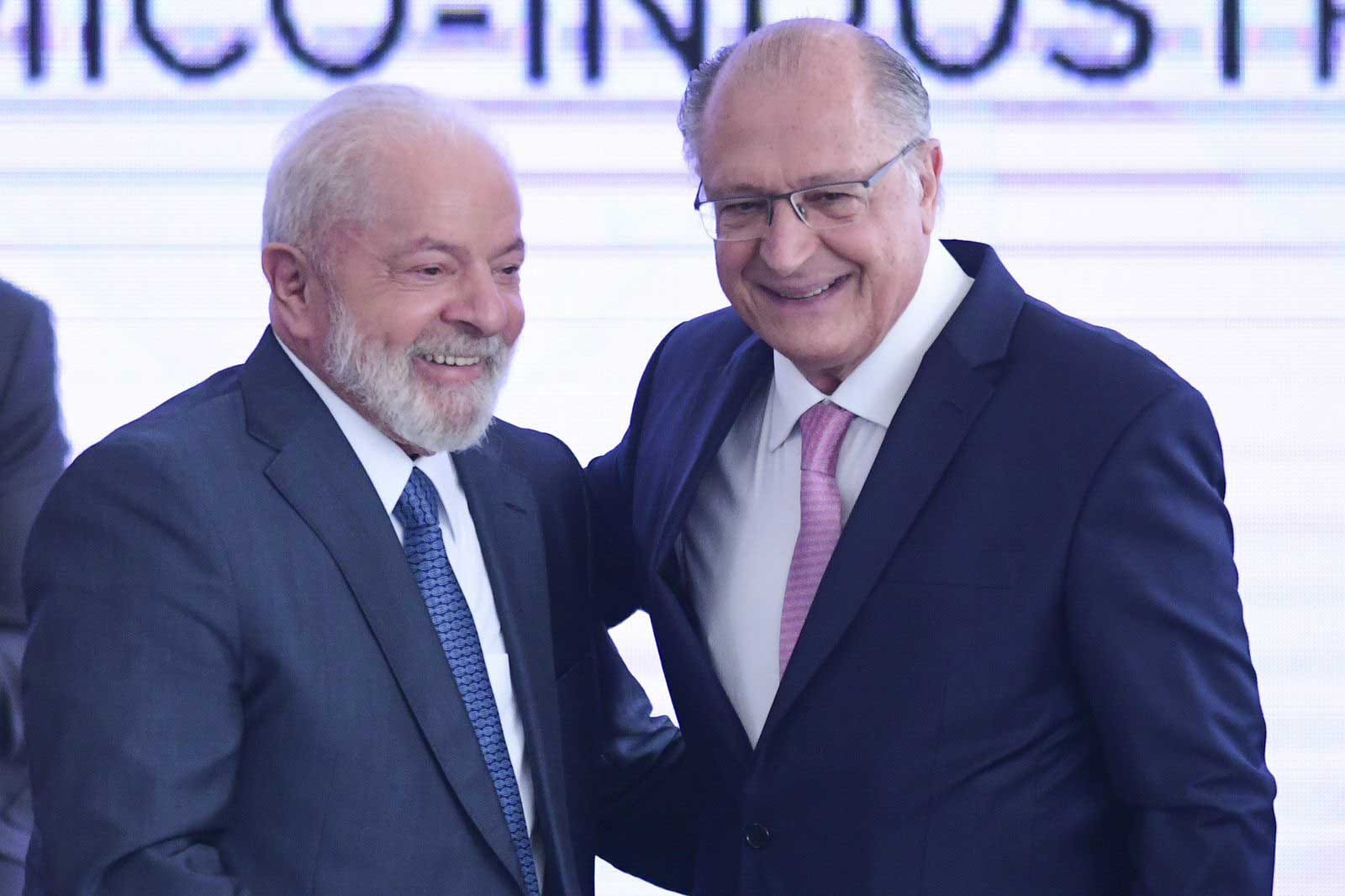 Acredita Exportação: Lula sanciona lei que impulsiona exportações de micro e pequenas empresas