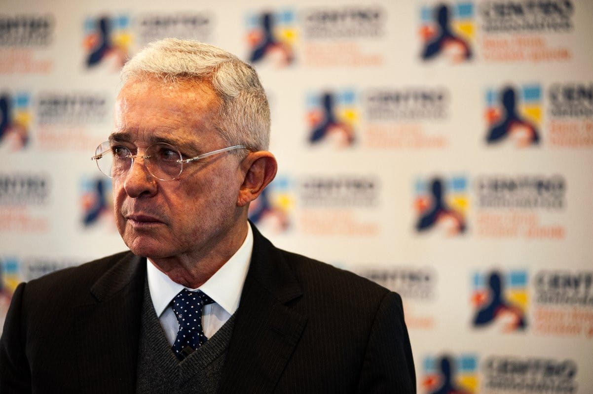 Álvaro Uribe Condenado por Fraude Processual e Corrupção: Entenda o Caso