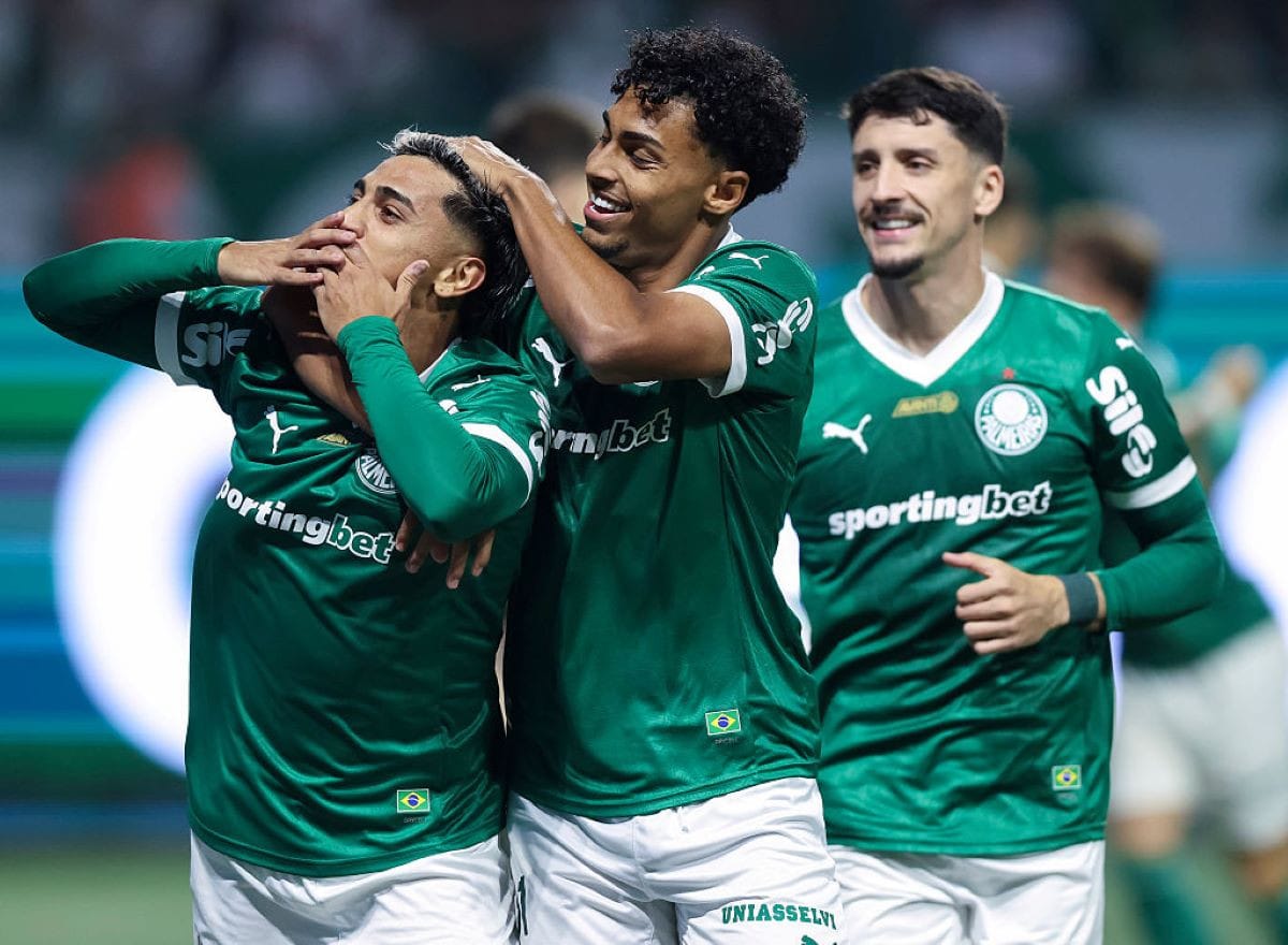 Brasileirão: Palmeiras vence Grêmio com gol de Facundo Torres e pressiona líder Cruzeiro