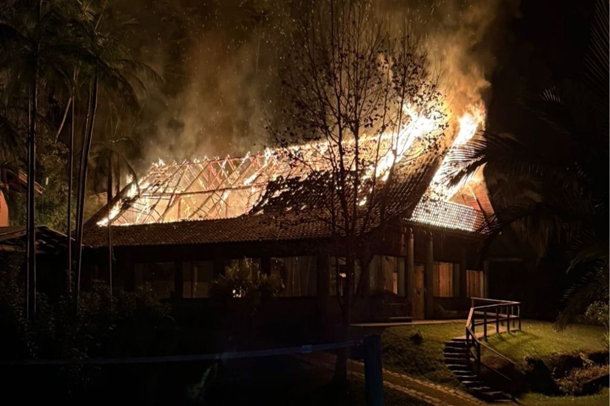 Incêndio Destrói Casa de Retiro Religioso em Santa Catarina
