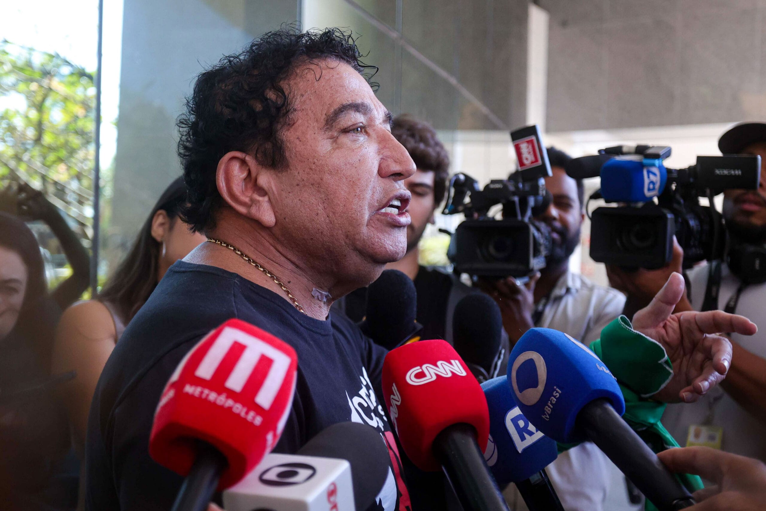 Magno Malta Critica Lula e Reafirma Compromisso com a Democracia