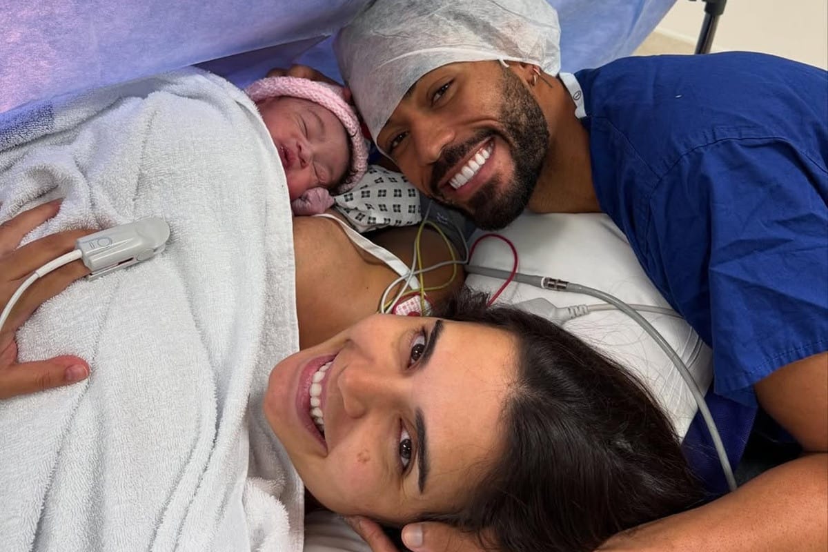 Matheus Cunha: Esposa Antecipa Parto para Jogador Acompanhar Seleção Brasileira