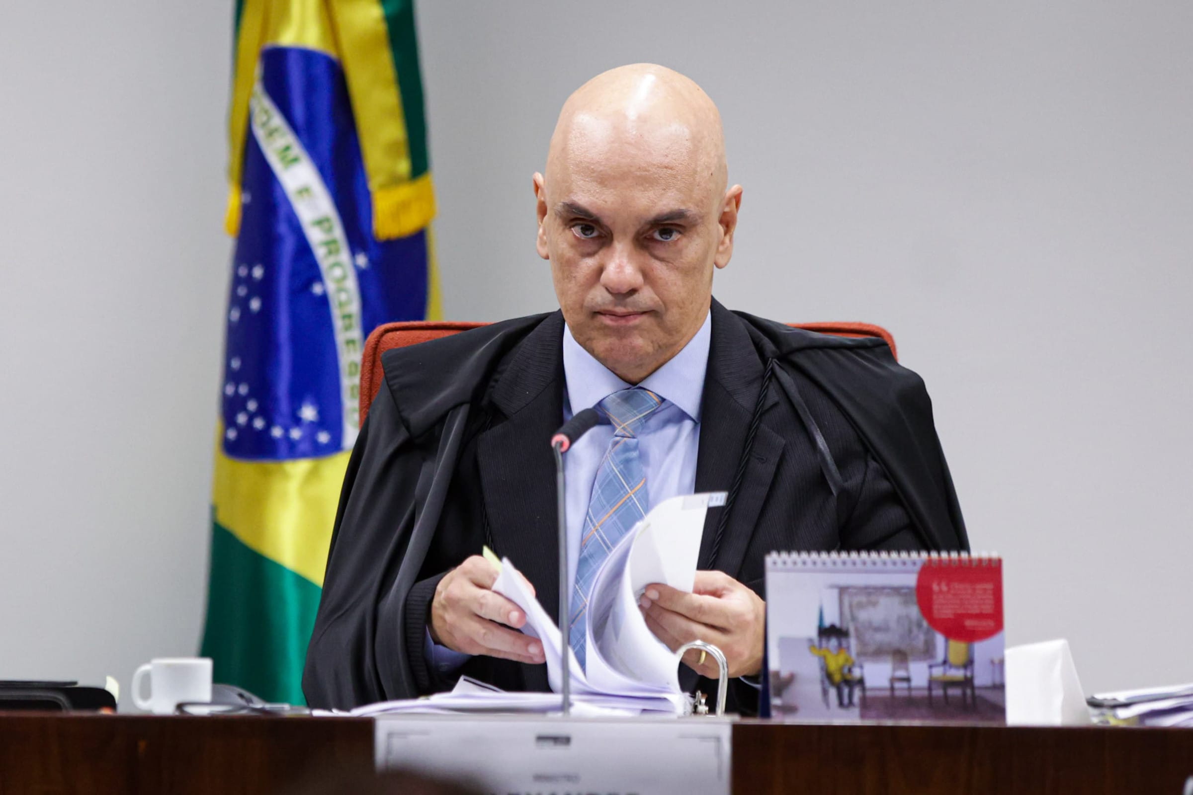 Moraes Proíbe Novos Acampamentos em Quartéis do Exército: Entenda a Decisão e suas Implicações