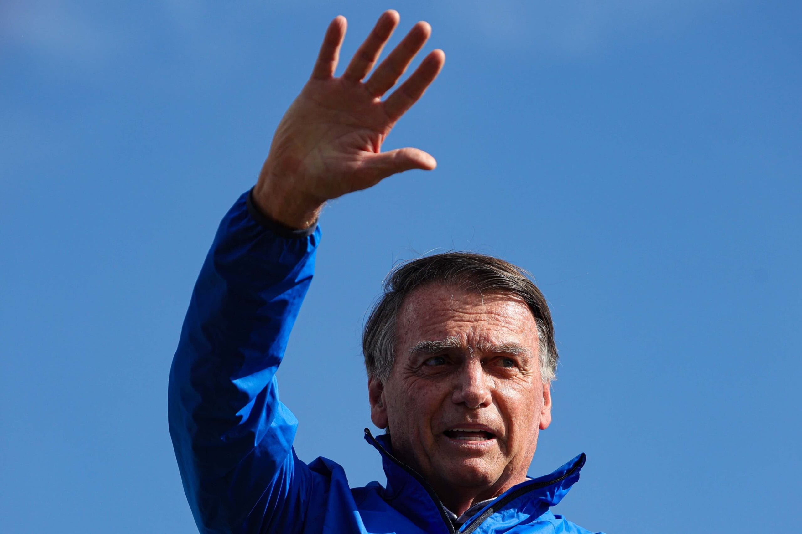 Motociata com Bolsonaro Reúne Milhares e Reforça Apoio Político em Meio a Restrições Judiciais