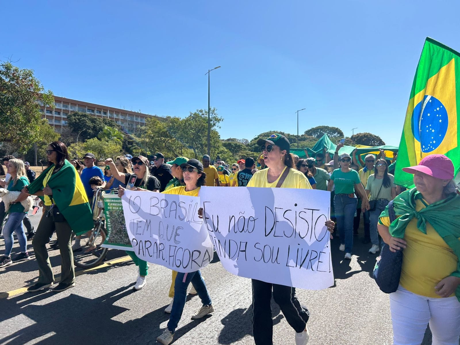 Operação da PF contra Bolsonaro: Ato da Direita em Brasília Explica o Contexto