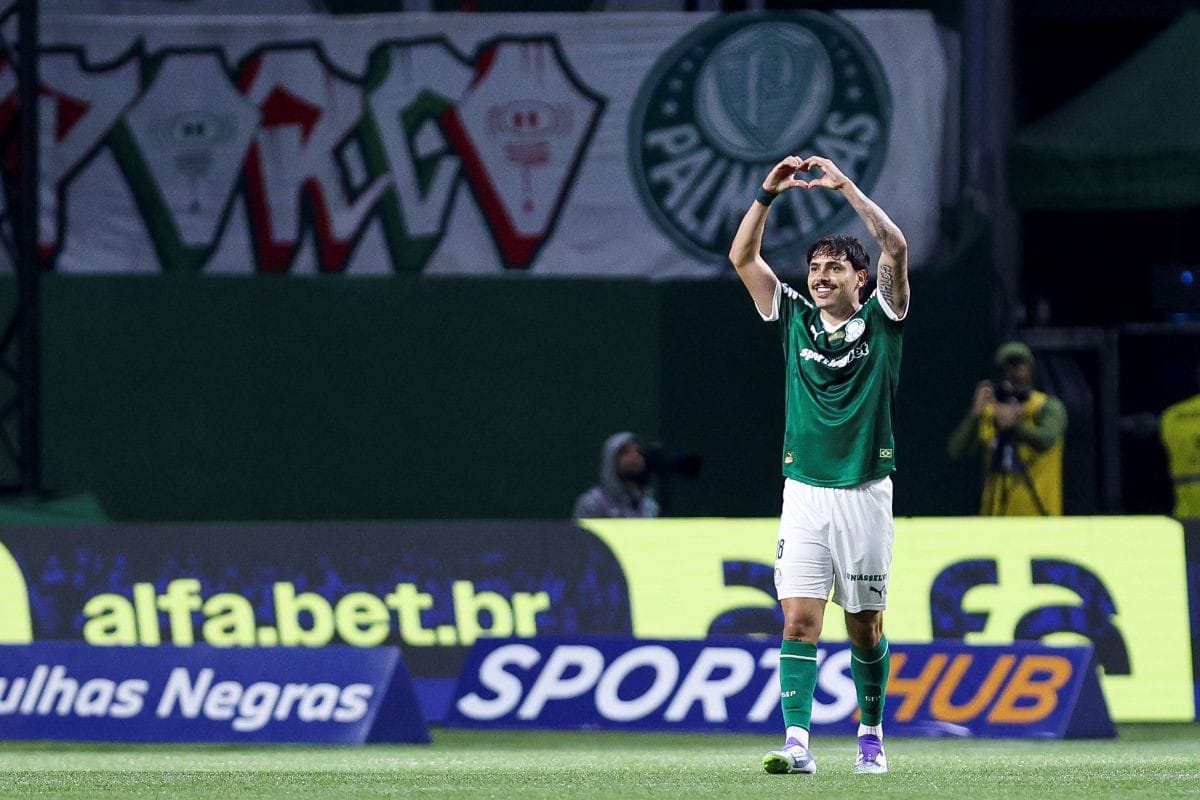 Palmeiras Vence Alagoa e Retorna ao G-4: Hulk em Destaque