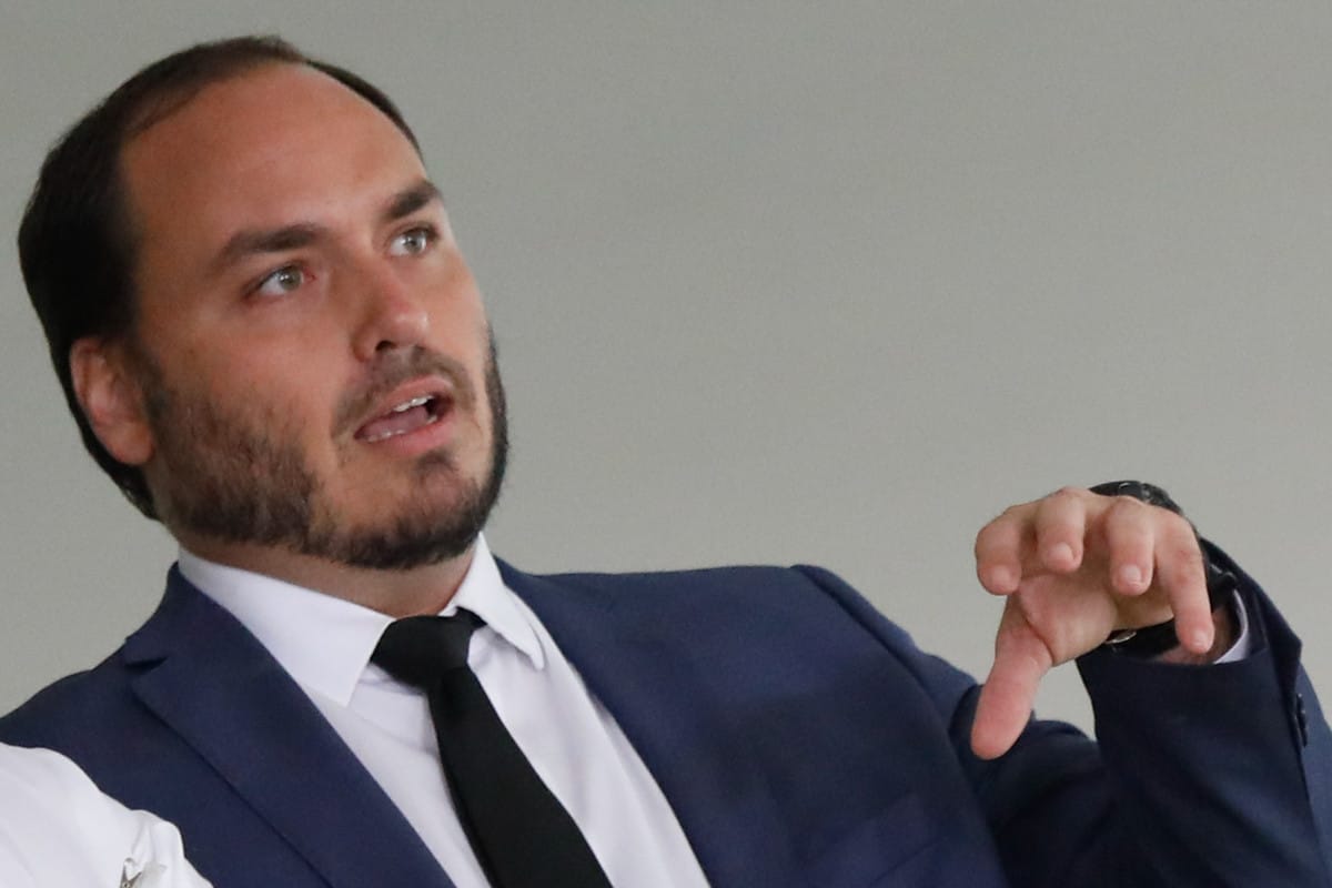 Pen Drive: Operação PF na Residência de Bolsonaro e as Implicações da Descoberta