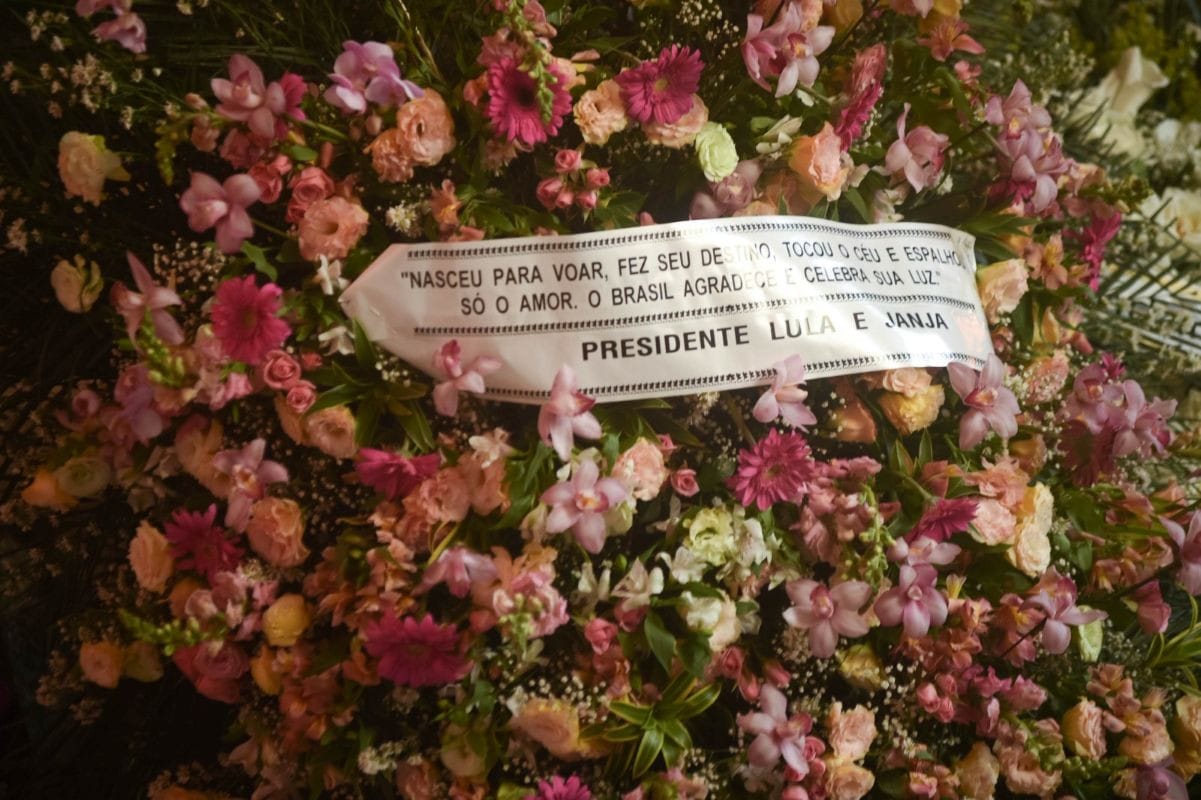 Preta Gil: Lula Envie Coroa de Flores em Homenagem à Cantora
