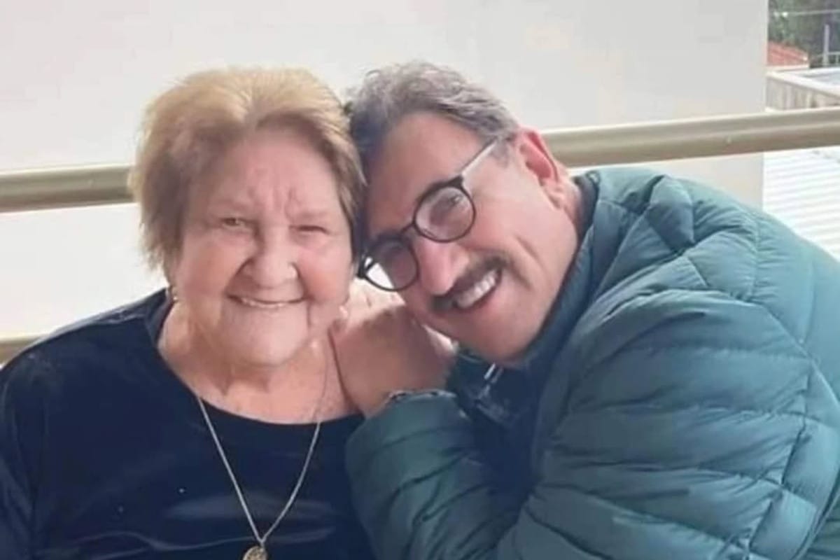 Ratinho Presta Homenagem Emocionante à Mãe, Maria Talarico Massa, Após Seu Falecimento