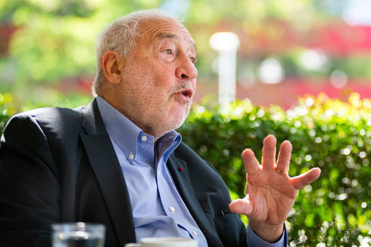 Sanções Econômicas: Por Que Líderes Devem Seguir a Reação de Lula, Segundo Nobel de Economia