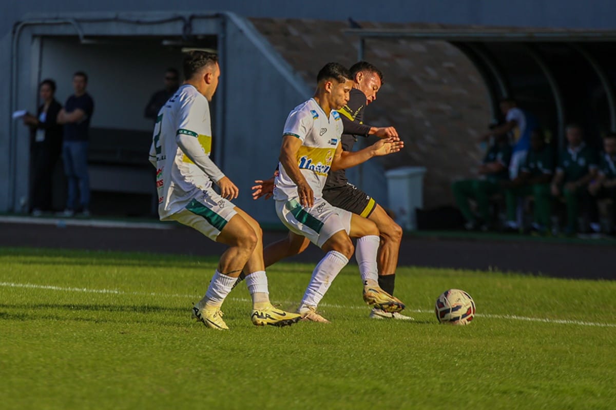 Série D: Confira os Melhores Momentos de FC Cascavel-PR vs Uberlândia-MG