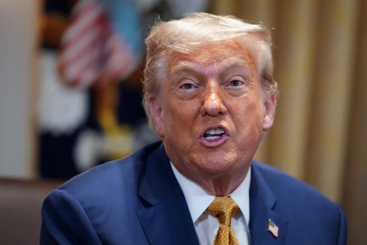 Tarifas Globais: Trump Confirma Início para 1º de Agosto com Impacto no Brasil