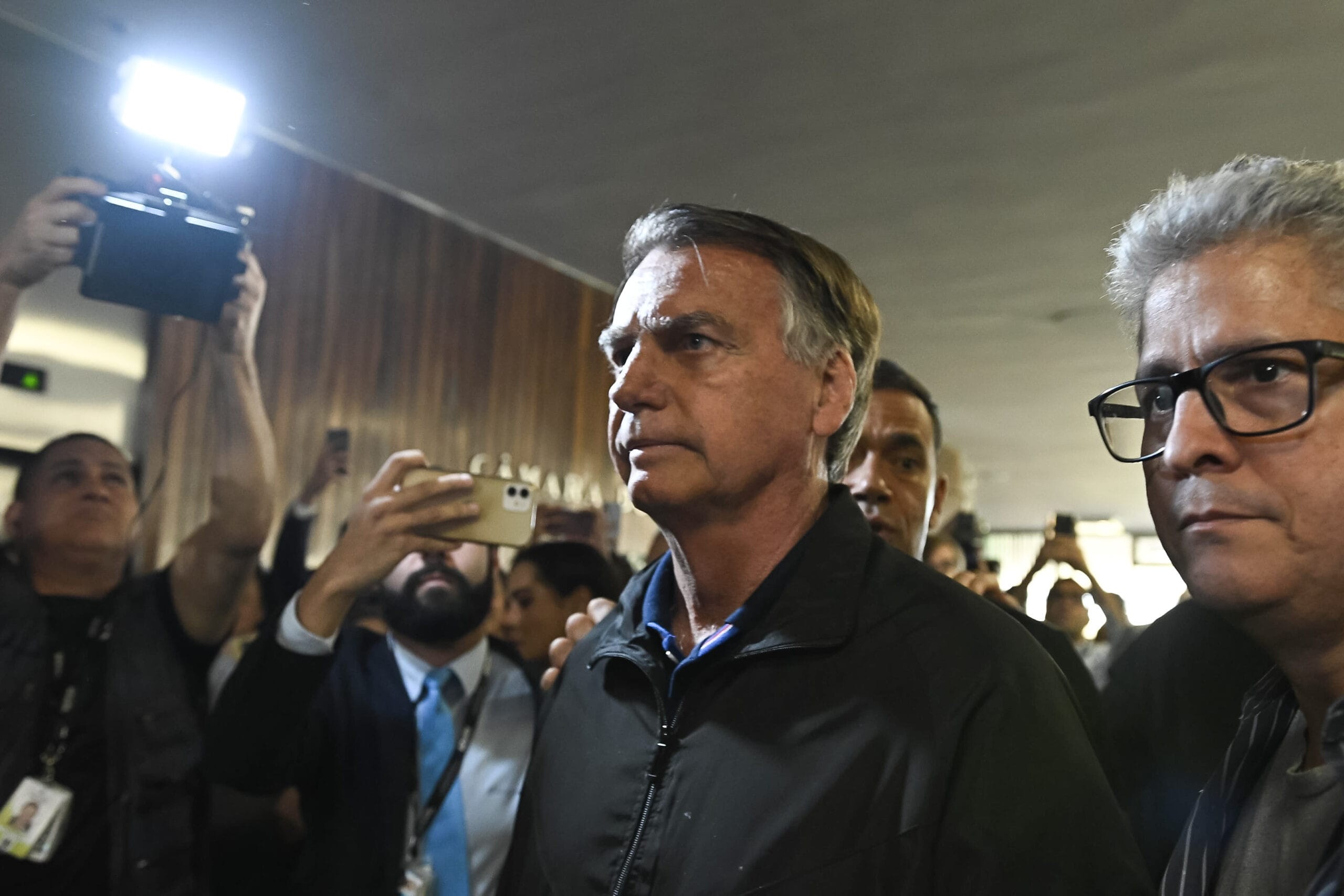 Tornozeleira Eletrônica: Jair Bolsonaro Executa Sentença Judicial e Demonstra Autoridade Constitucional
