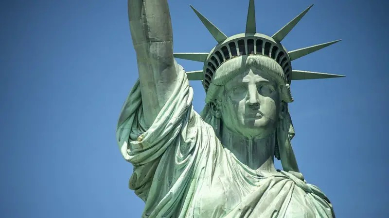 A Pintura da Estátua da Liberdade Vetada: Um Golpe contra a Liberdade de Expressão?