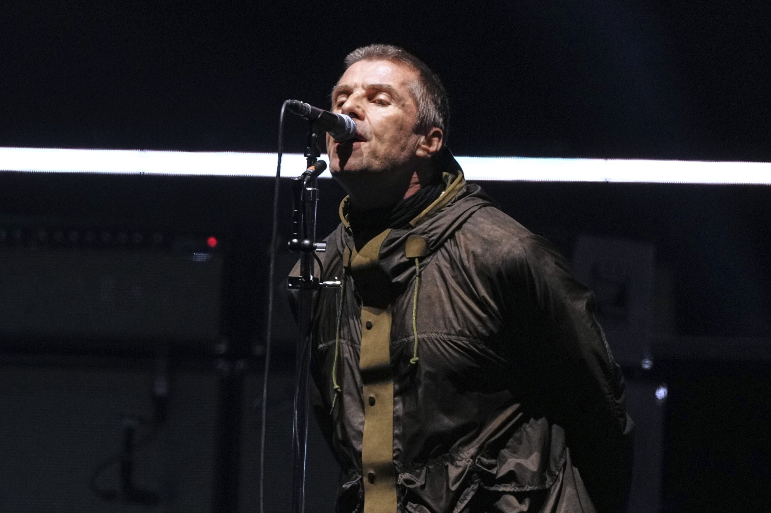 Acidente em show do Oasis em Londres: Uma Vida Perdida sob as Luzes da Música