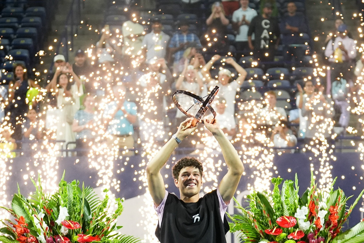Ben Shelton Masters 1000 Toronto: Jovem Revelação Derrota Khachanov e Conquista Primeiro Grande Título ATP