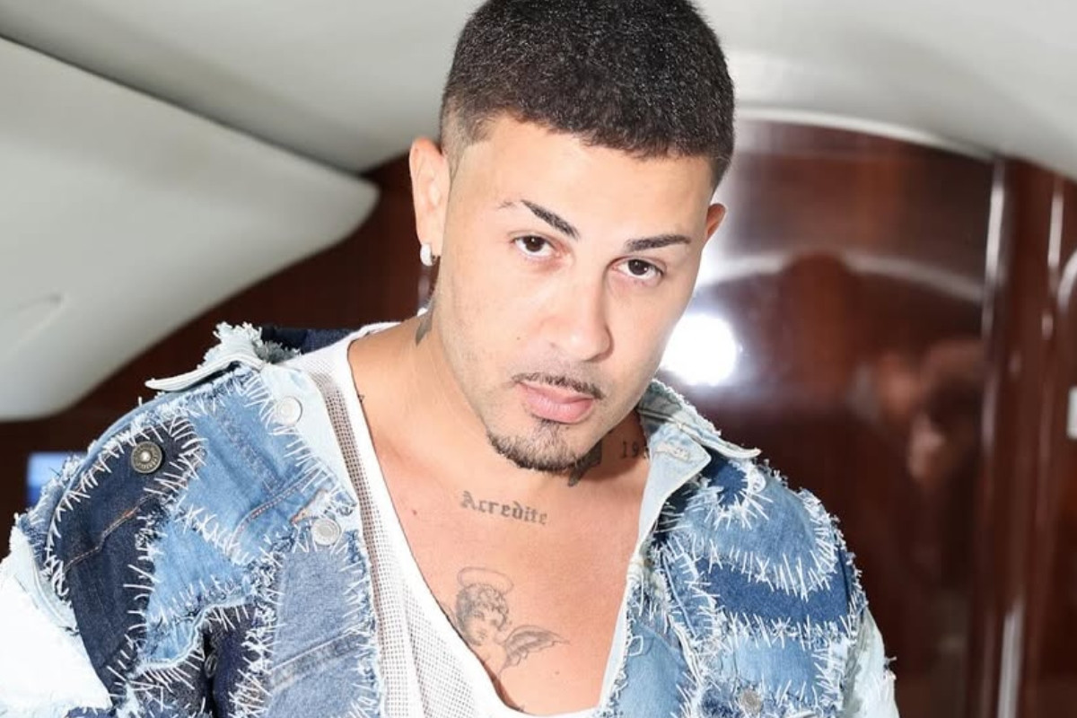 Carlinhos Maia se Pronuncia sobre Rumores de Virada à Heterossexualidade