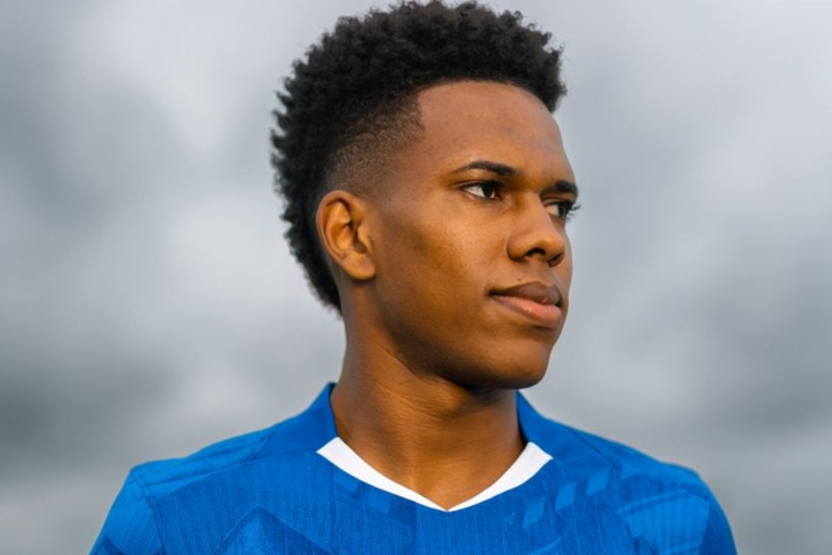 Chelsea Revela: Treinador Oficialmente Compara Estêvão a Cole Palmer