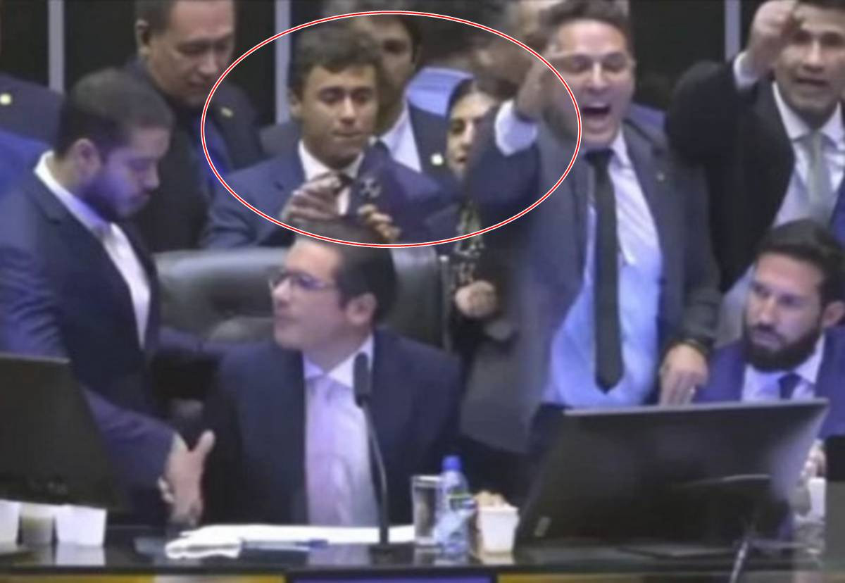 Conflito Político: A Desavença que Definiu os Termos