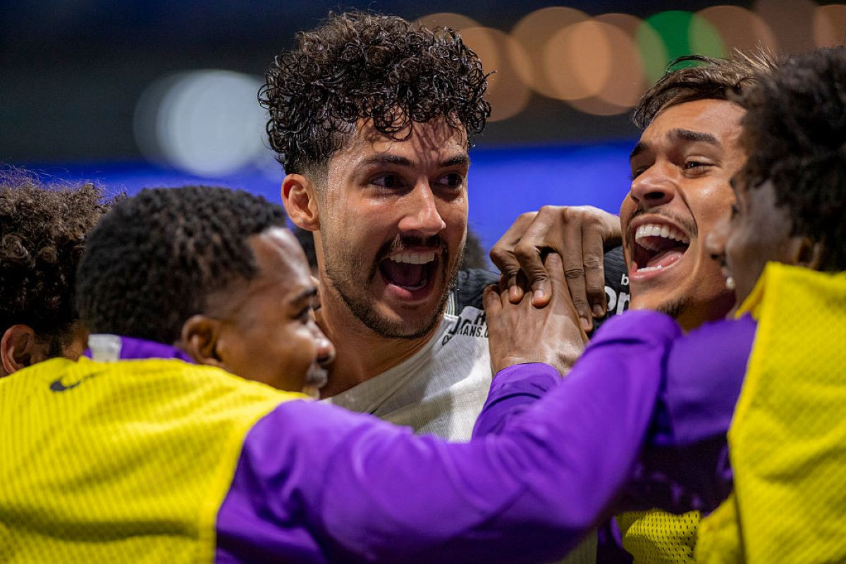 Copa do Brasil: Corinthians Vence Palmeiras e Avança com Autoridade