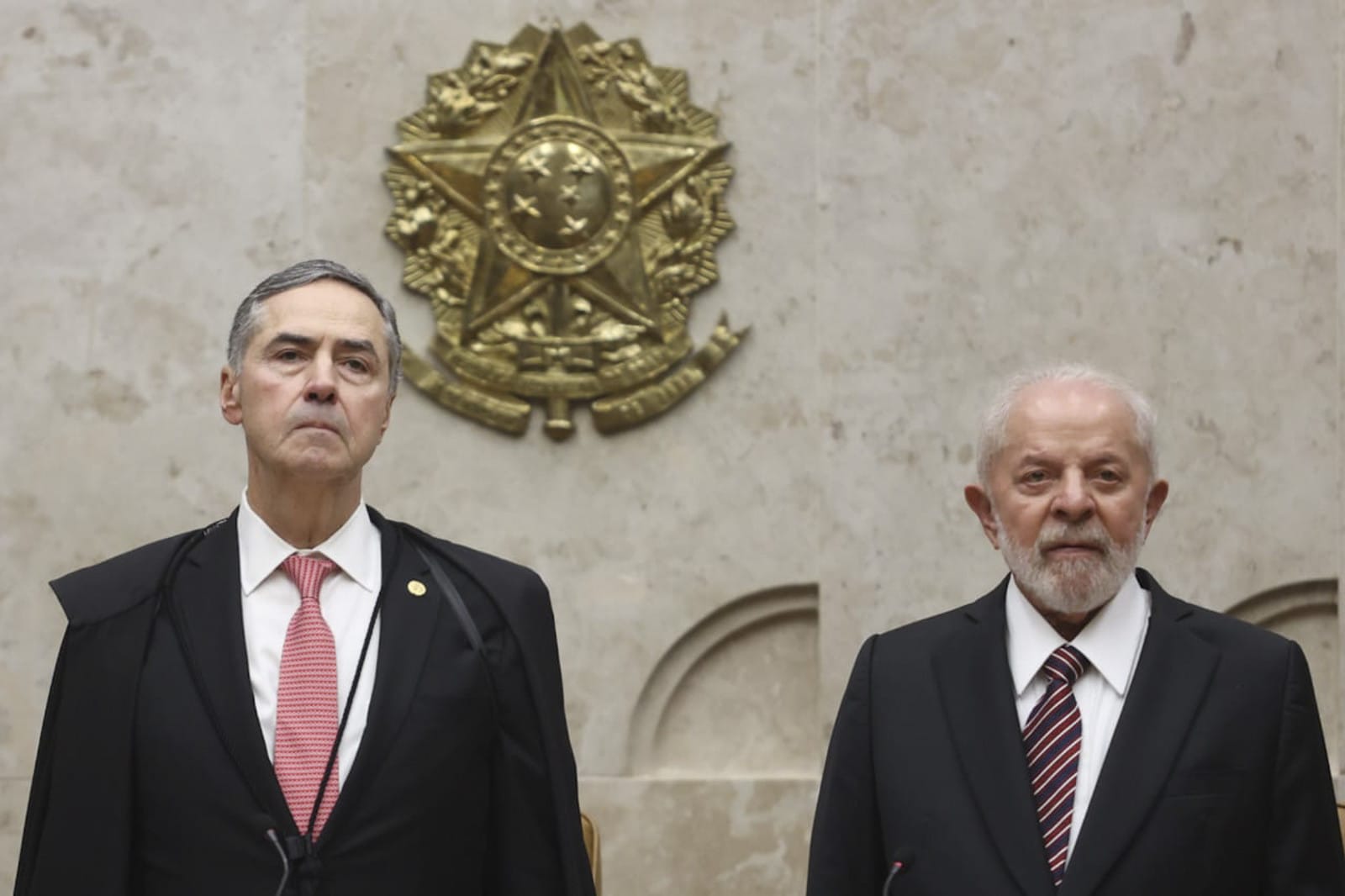 Crise com EUA: Aproximação de Lula e o STF enquanto Congresso Mantém Distância