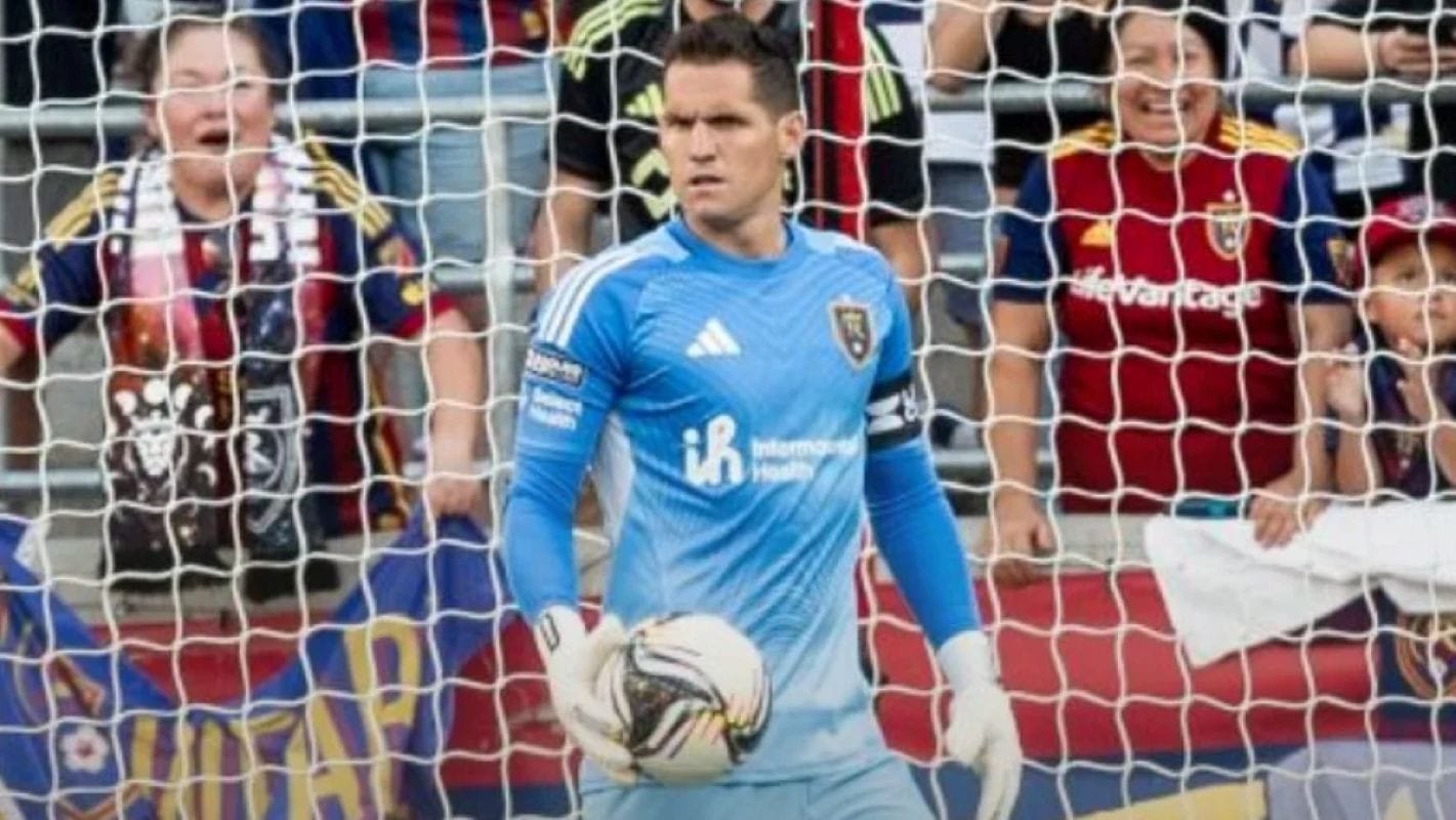 Ex-Goleiro do Cruzeiro: Defesas Milagrosas na MLS