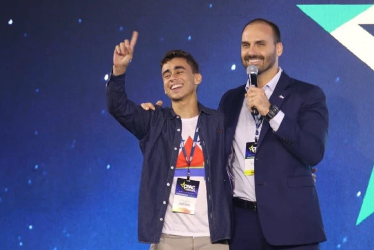 Intervenção do Líder do PSL: A Ordem para uma Trégua Entre Eduardo e Nikolas