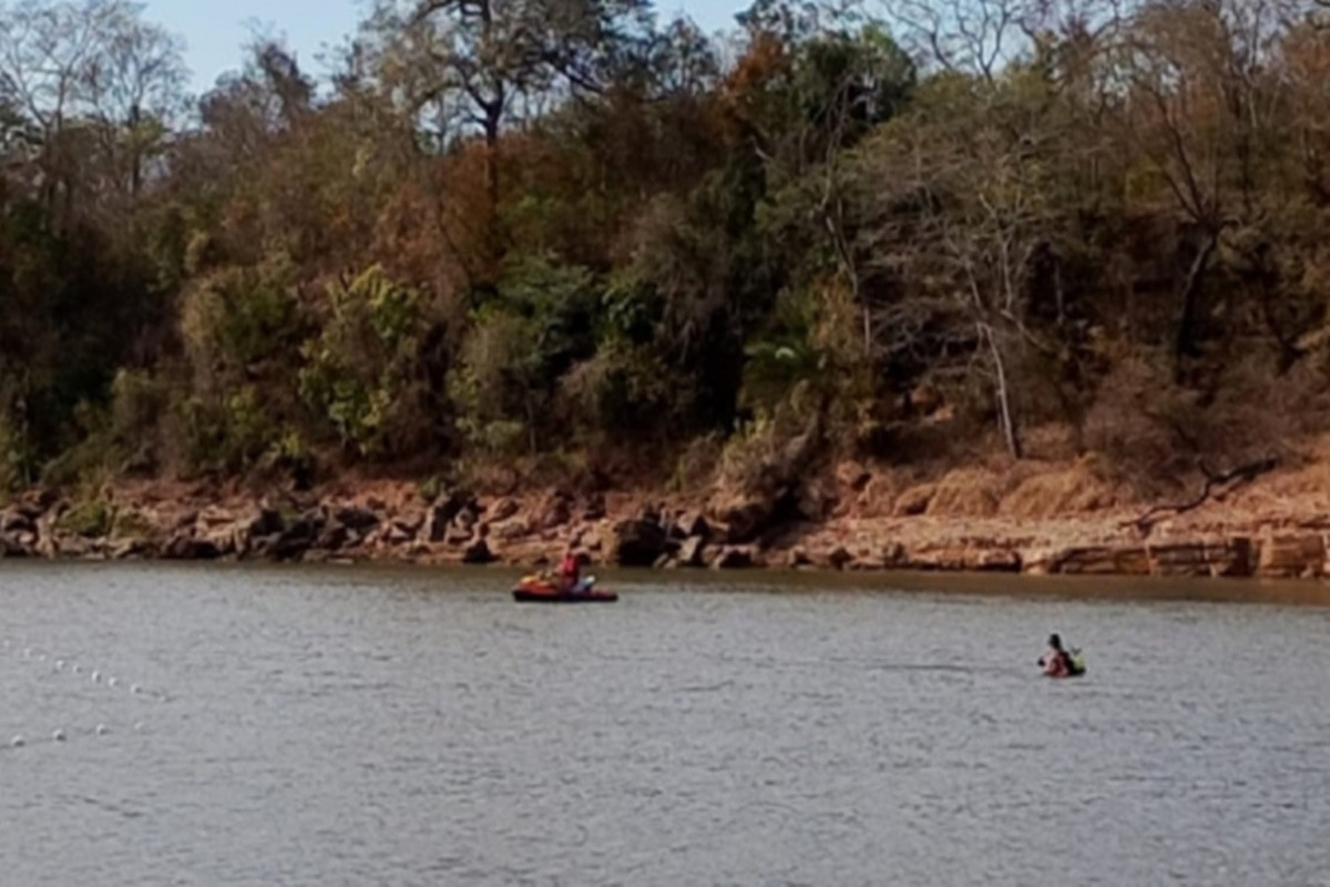 Jovem desaparece ao tentar atravessar Rio das Garças fora da área de banho