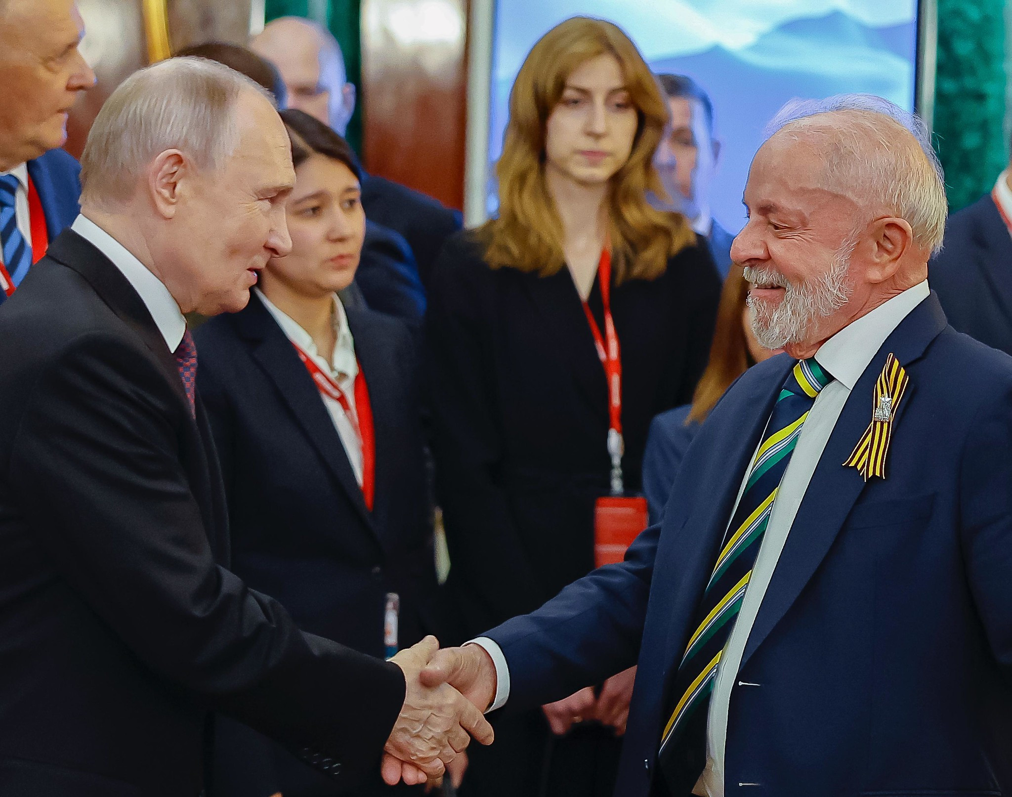 Lula Fala Com Putin: Análise da Conversa Telefônica Sobre Guerra na Ucrânia e Alianças Globais