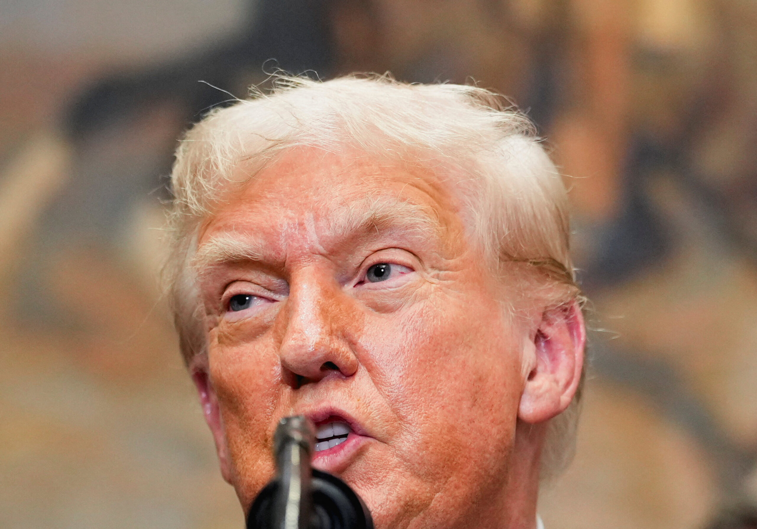 Manipulação de Dados: Revisões nos Números de Emprego nos EUA e a Explosão de Trump