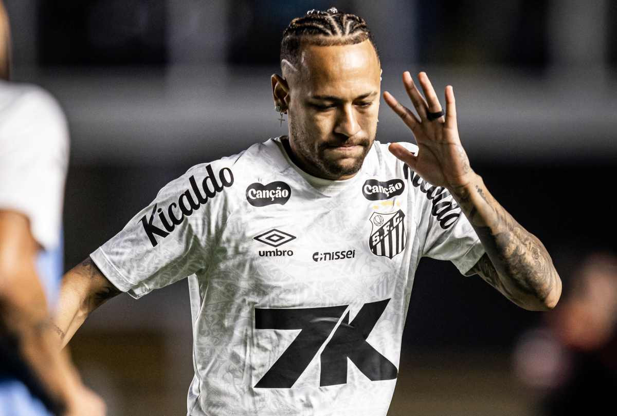 Neymar Adota Novo Visual para o Clássico contra a Juventude