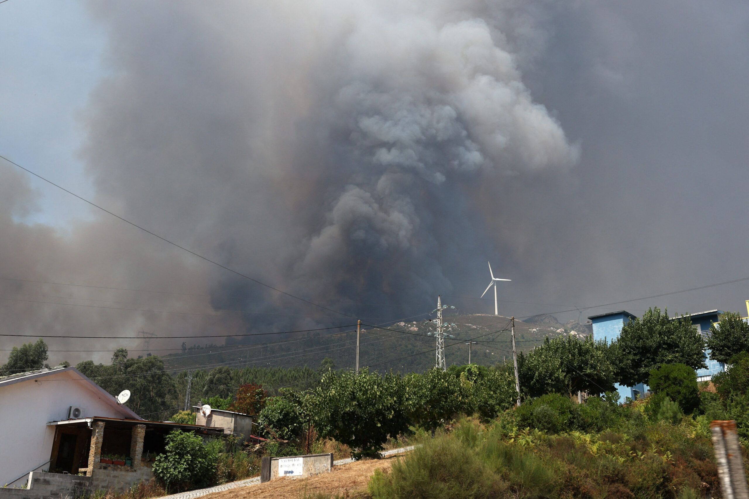 Portugal Declara Alerta Geral de Incêndios Florestais: Medidas Excepcionais em Face da Onda de Calor Extremo