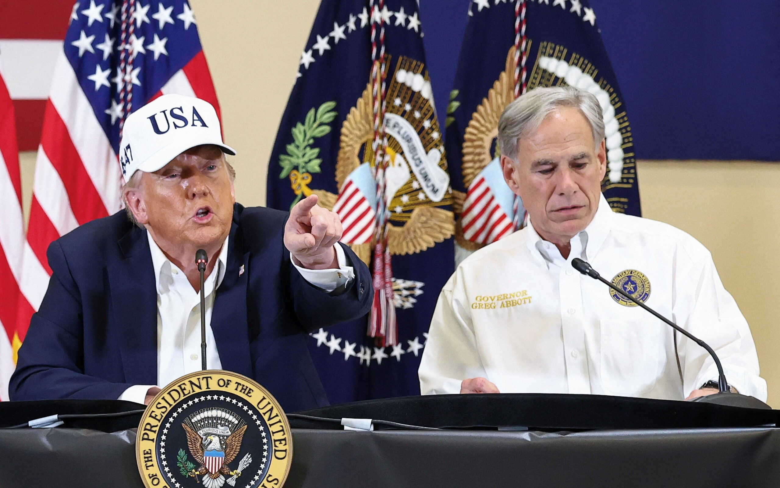 Projeto de Trump: Deputados Democratas Fugem do Texas para Bloquear Redesenho de Distritos