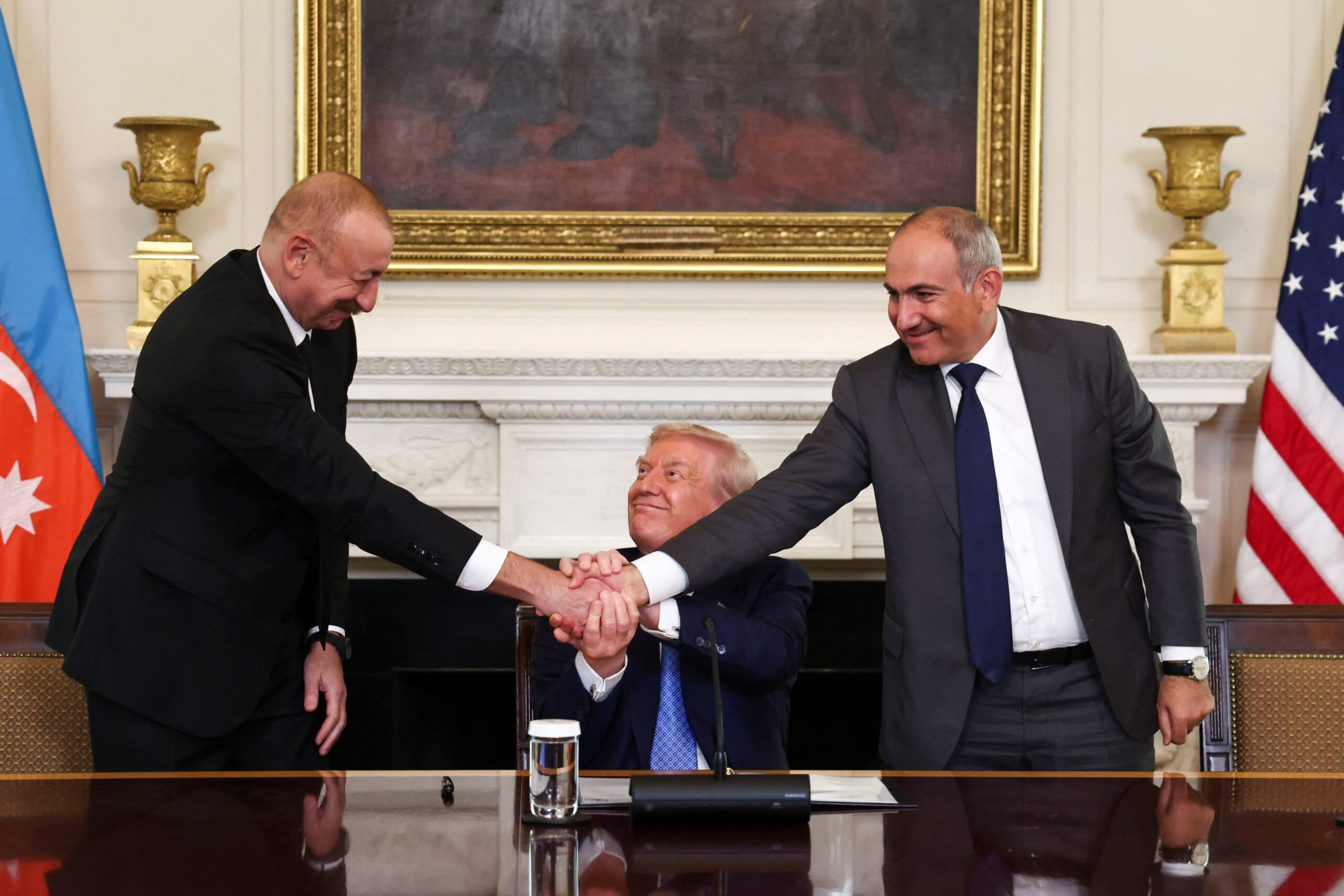 Será o Cemitério de Mercenários de Trump: Crise no Corredor de Paz entre Armênia e Azerbaijão