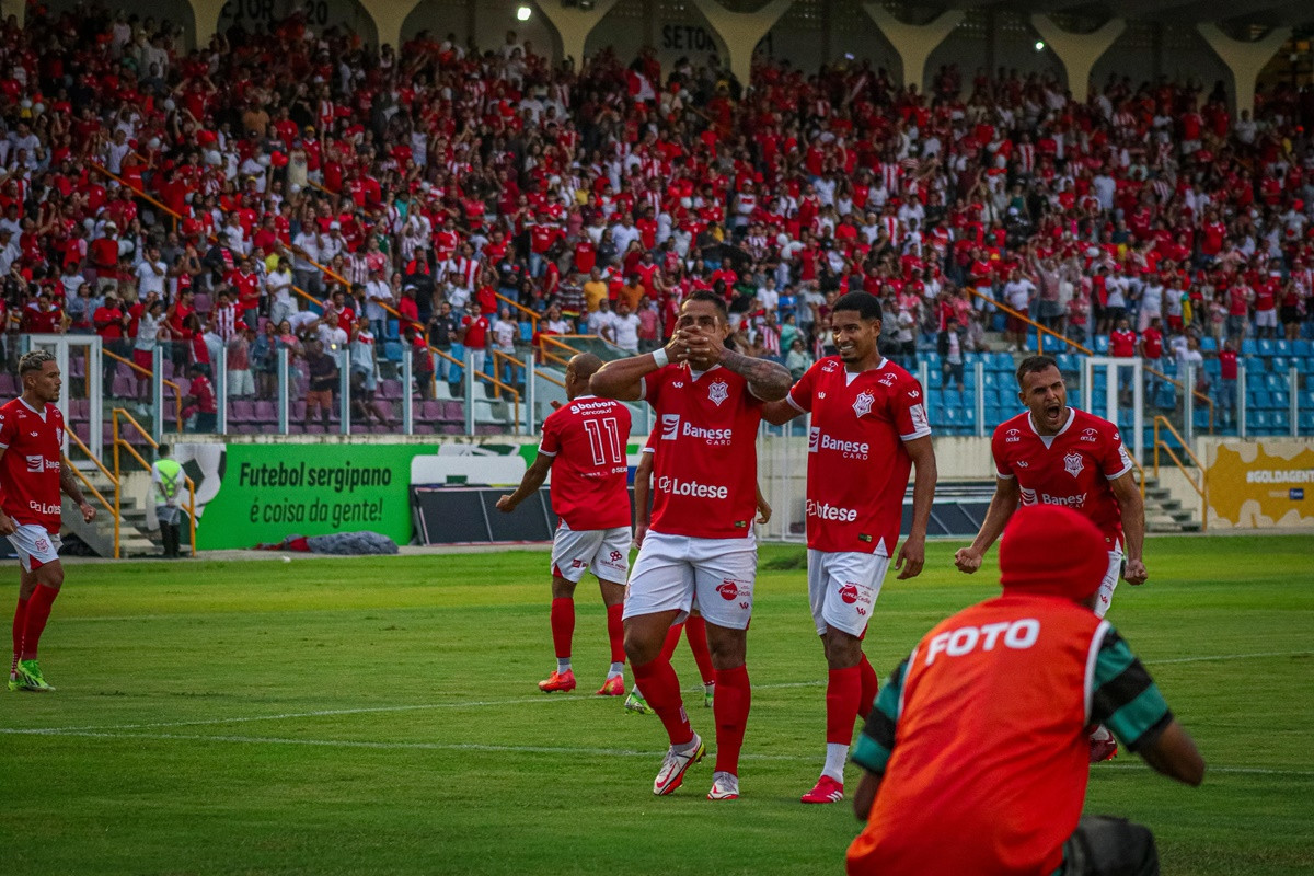 Série D: Análise Detalhada do Emocionante Jogo de Sergipe-SE x Santa Cruz-PE