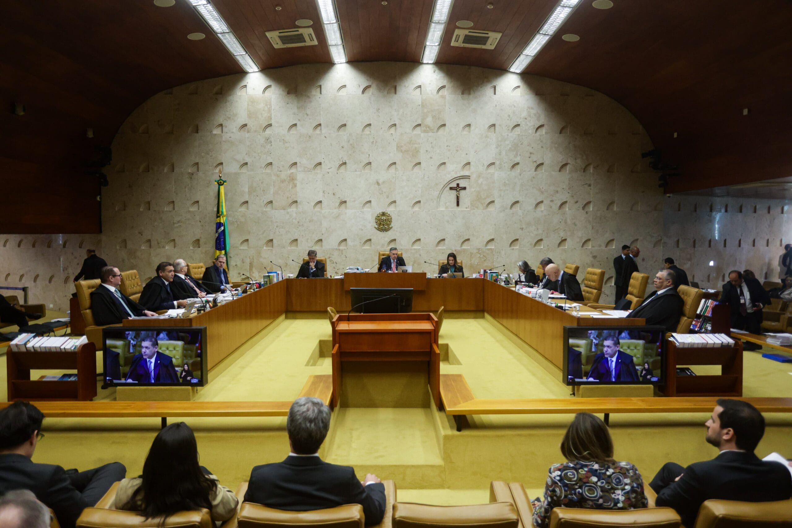 STF retoma atividades após ameaças de Trump: análise da sessão e do contexto político