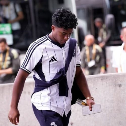 Recaída: Endrick volta a sentir lesão na perna direita