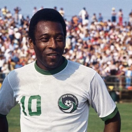 Retorno ao futebol profissional: Ex-time de Pelé e Beckenbauer