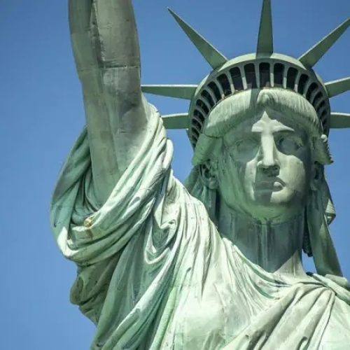 A Pintura da Estátua da Liberdade Vetada: Um Golpe contra a Liberdade de Expressão?