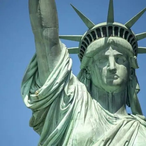 A Pintura da Estátua da Liberdade Vetada: Um Golpe contra a Liberdade de Expressão?