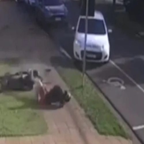 Acidente de Moto em PR: Adolescente Foge da PM e Colide com Carro Estacionando