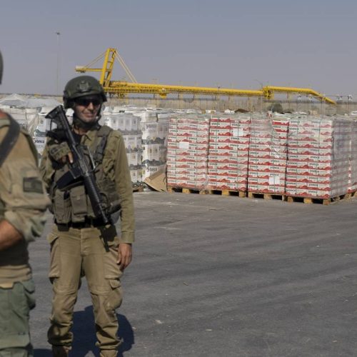 Ajuda Humanitária em Gaza: Israel Anuncia Pausas Táticas para Facilitar Entrega