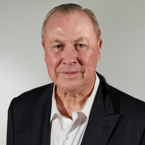 Bob Wilson, Diretor Renomado de Teatro e Ópera, Falece aos 83 Anos
