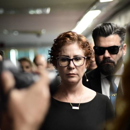 Carla Zambelli: Da Condenação no STF à Fuga para Europa